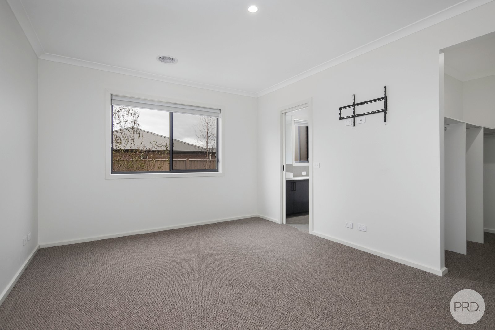 61 Elegante Road WINTER VALLEY 8