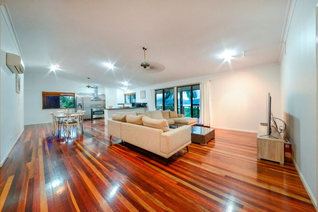 61 Eshelby Drive CANNONVALE 2