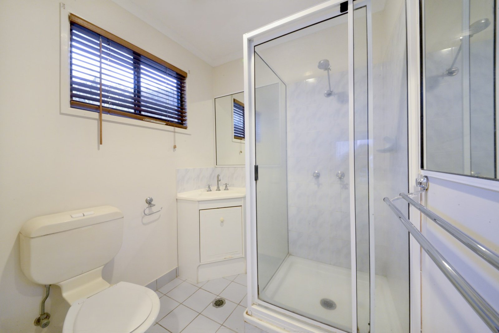 61 Eshelby Drive CANNONVALE 10