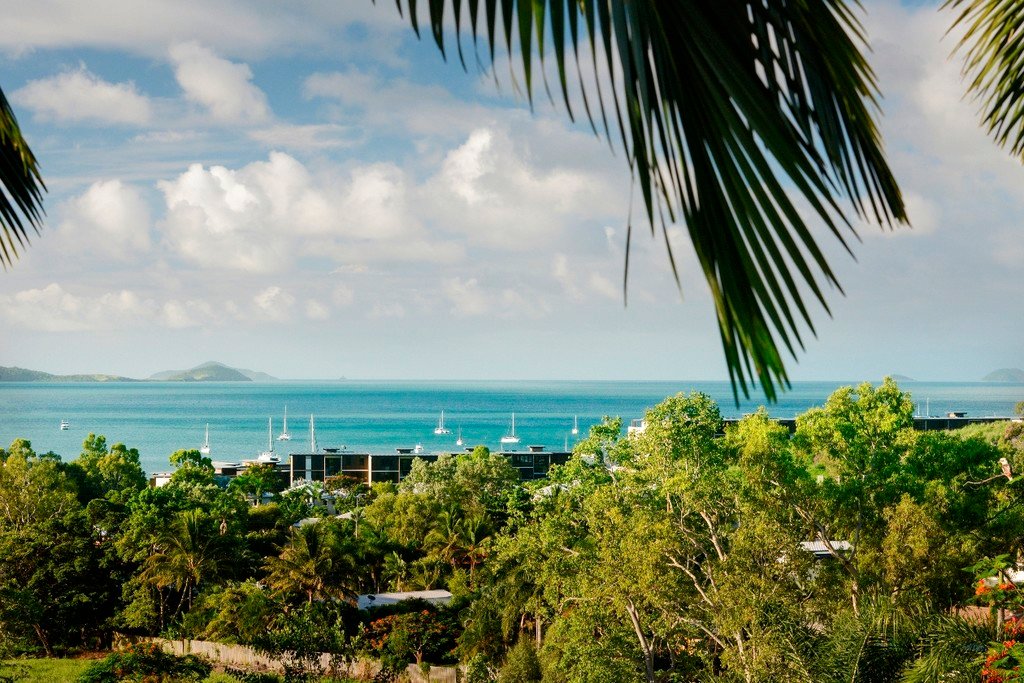 61 Eshelby Drive CANNONVALE 15