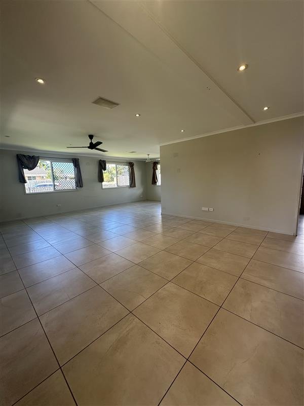 61 Geoffrey Thomas Drive BUCASIA 2