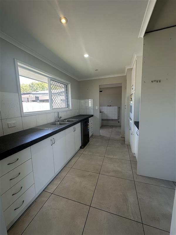 61 Geoffrey Thomas Drive BUCASIA 4
