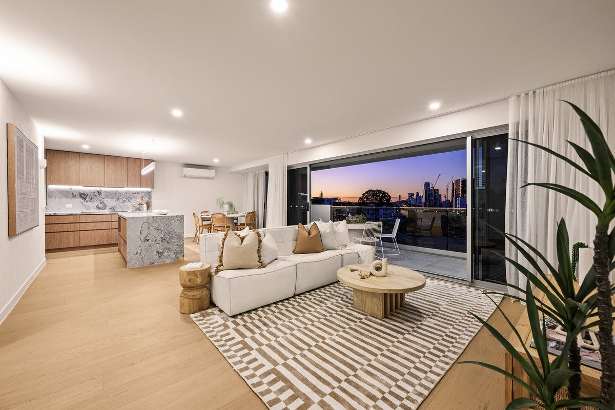 6/1 Hill Avenue Burleigh Heads 5