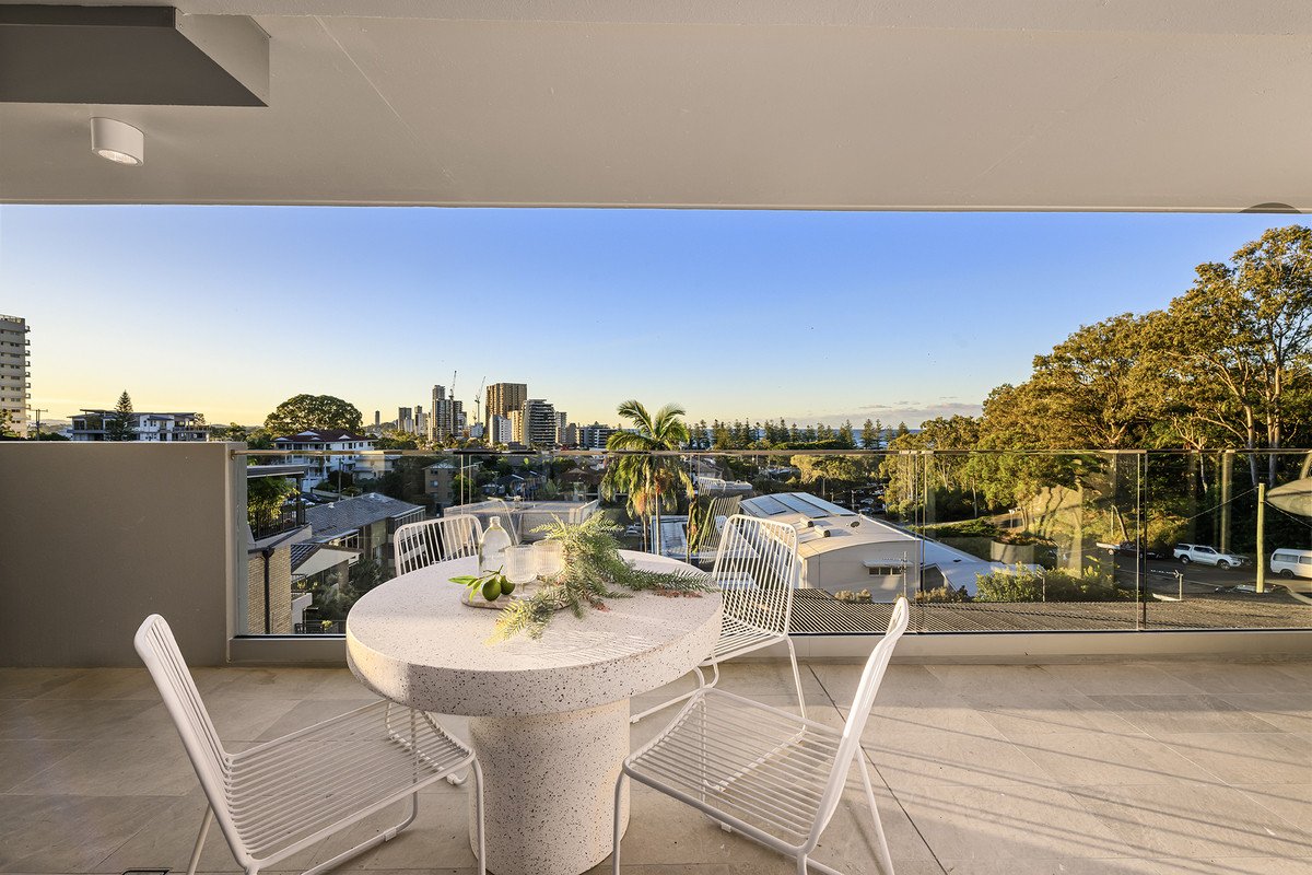 6/1 Hill Avenue Burleigh Heads 20