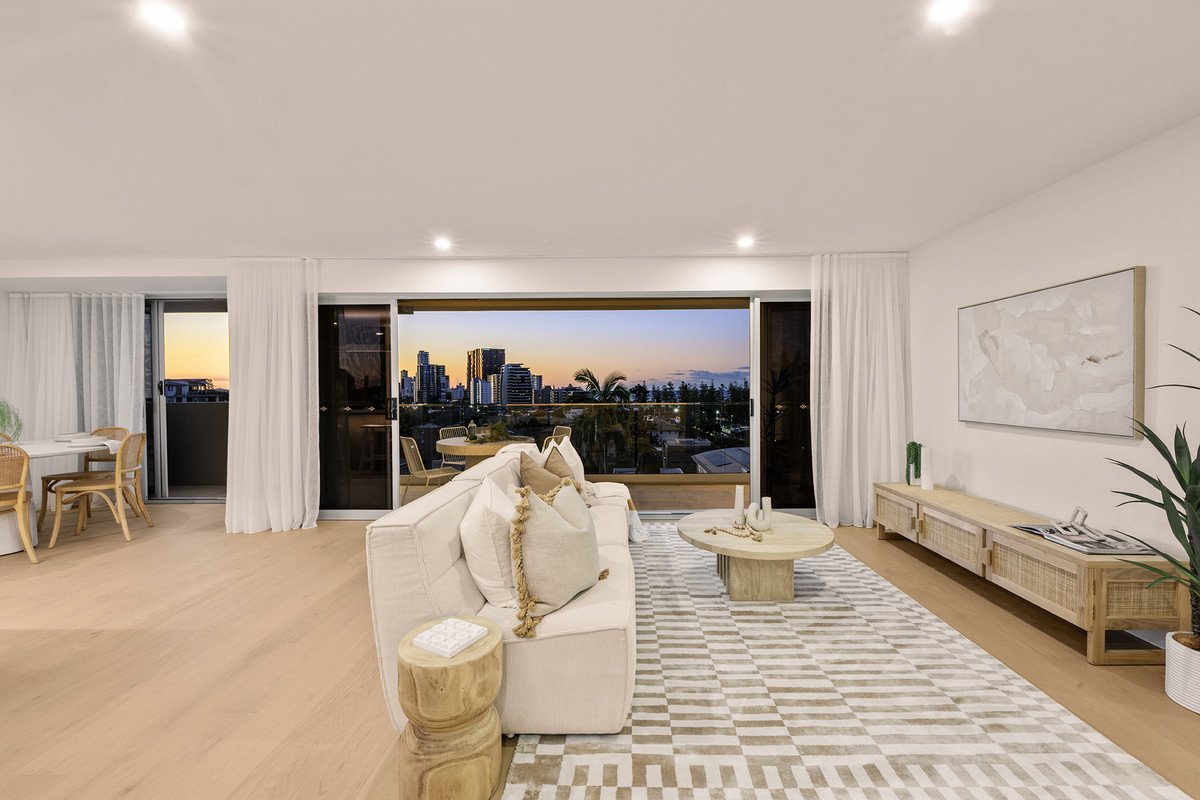 6/1 Hill Avenue Burleigh Heads 29