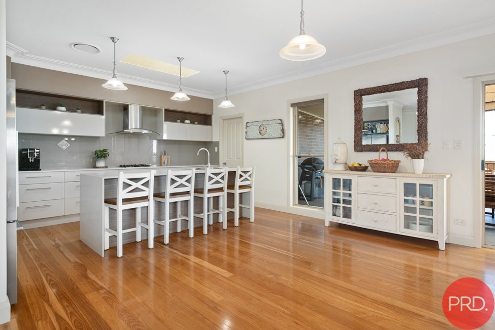 61 Largs Avenue LARGS 6