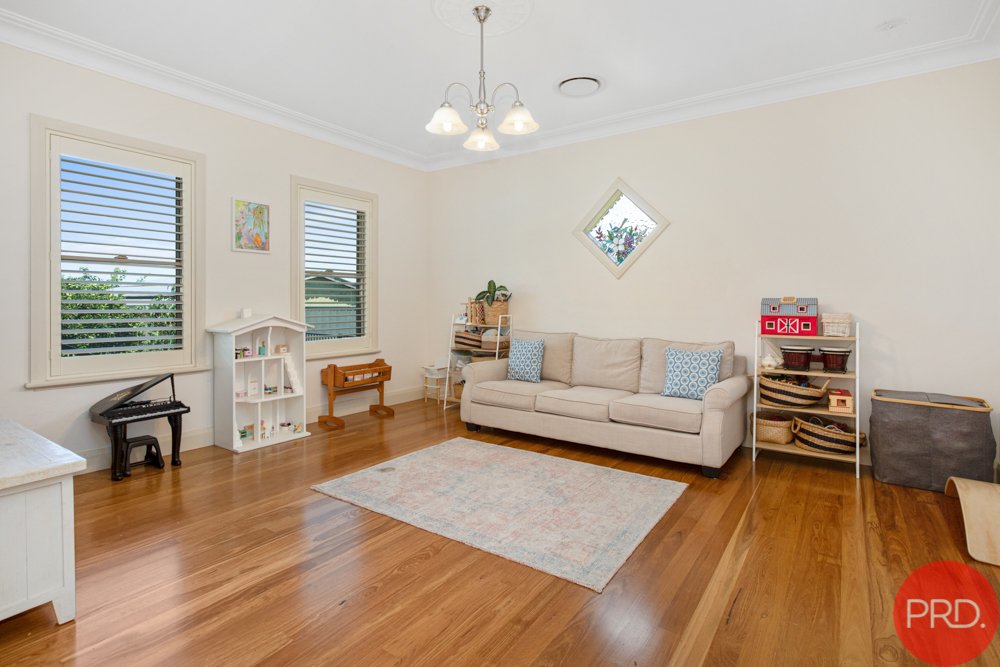 61 Largs Avenue LARGS 8