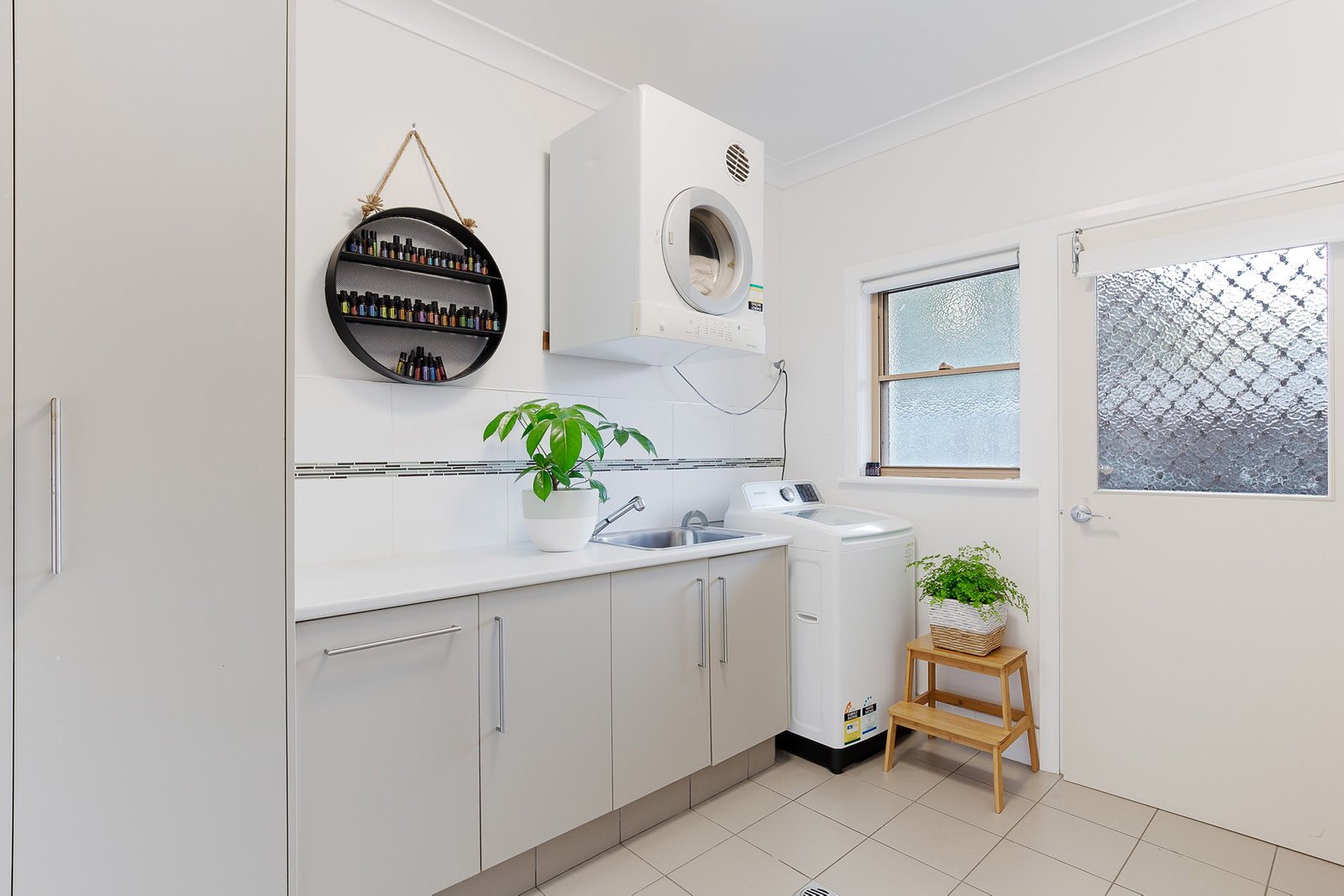 61 Largs Avenue LARGS 18