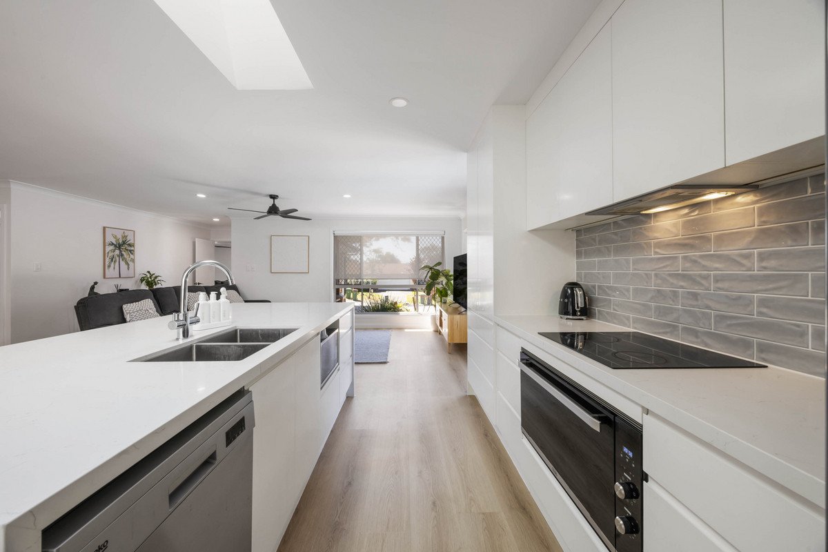 61 Leviathan Drive Mudgeeraba 1