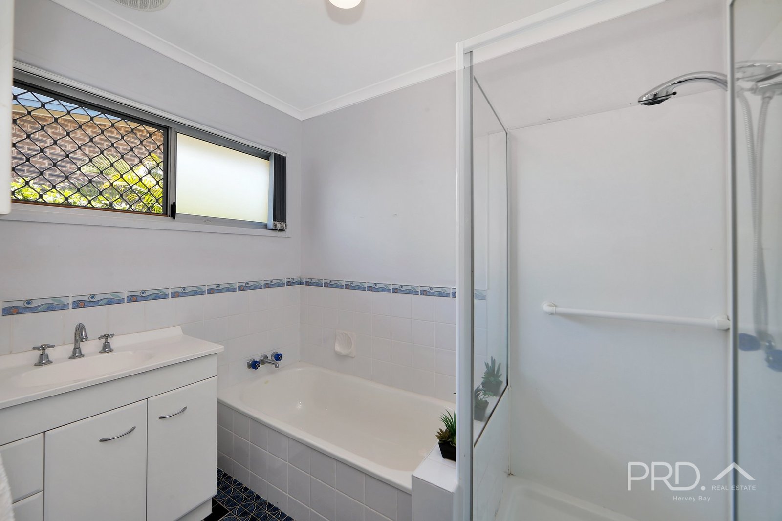 61 Limpus Street URANGAN 21