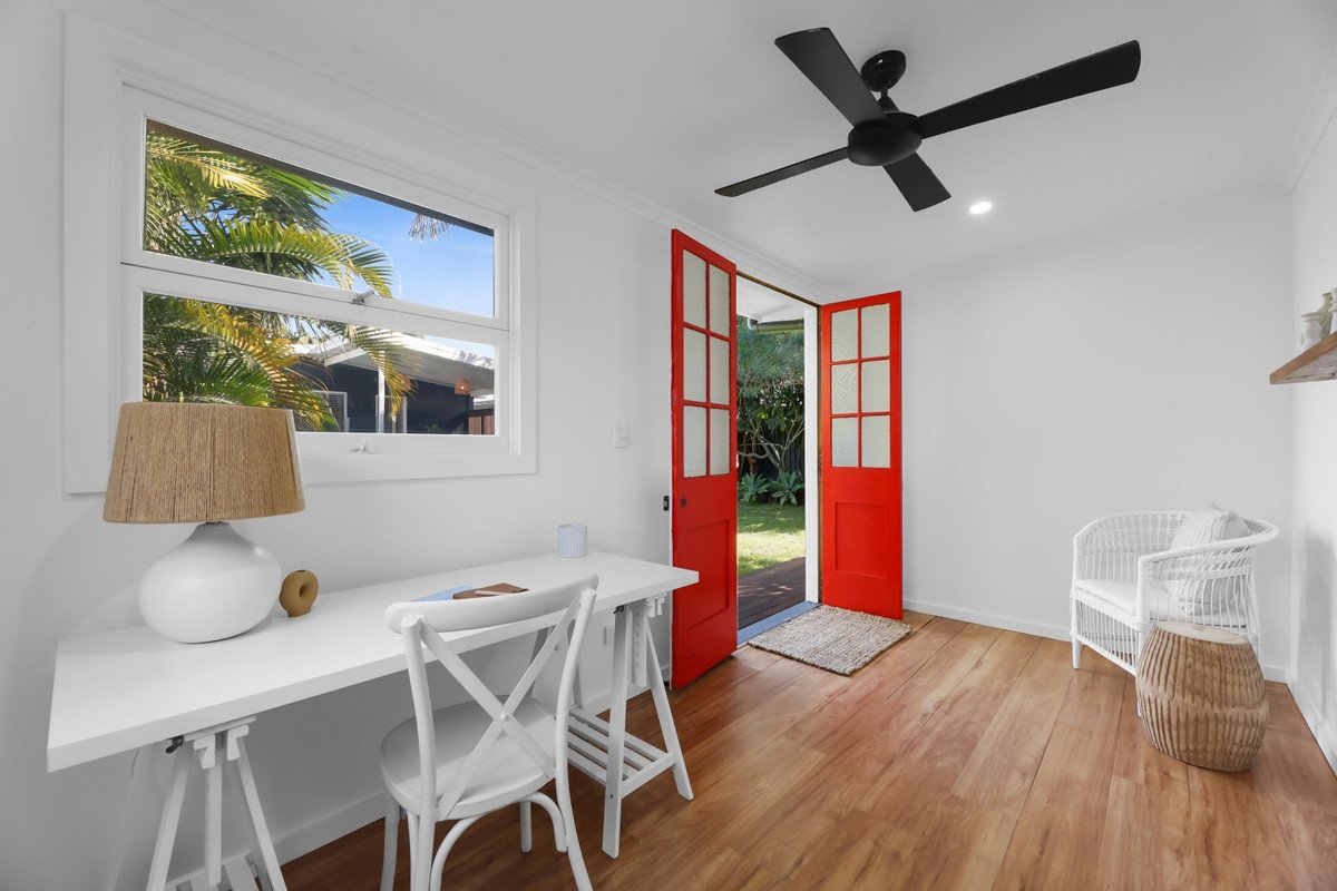 61 Manus Avenue Palm Beach 19