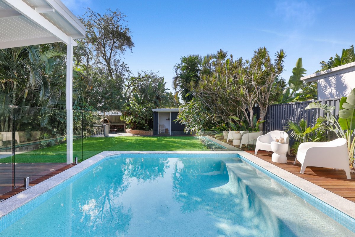 61 Manus Avenue Palm Beach 22