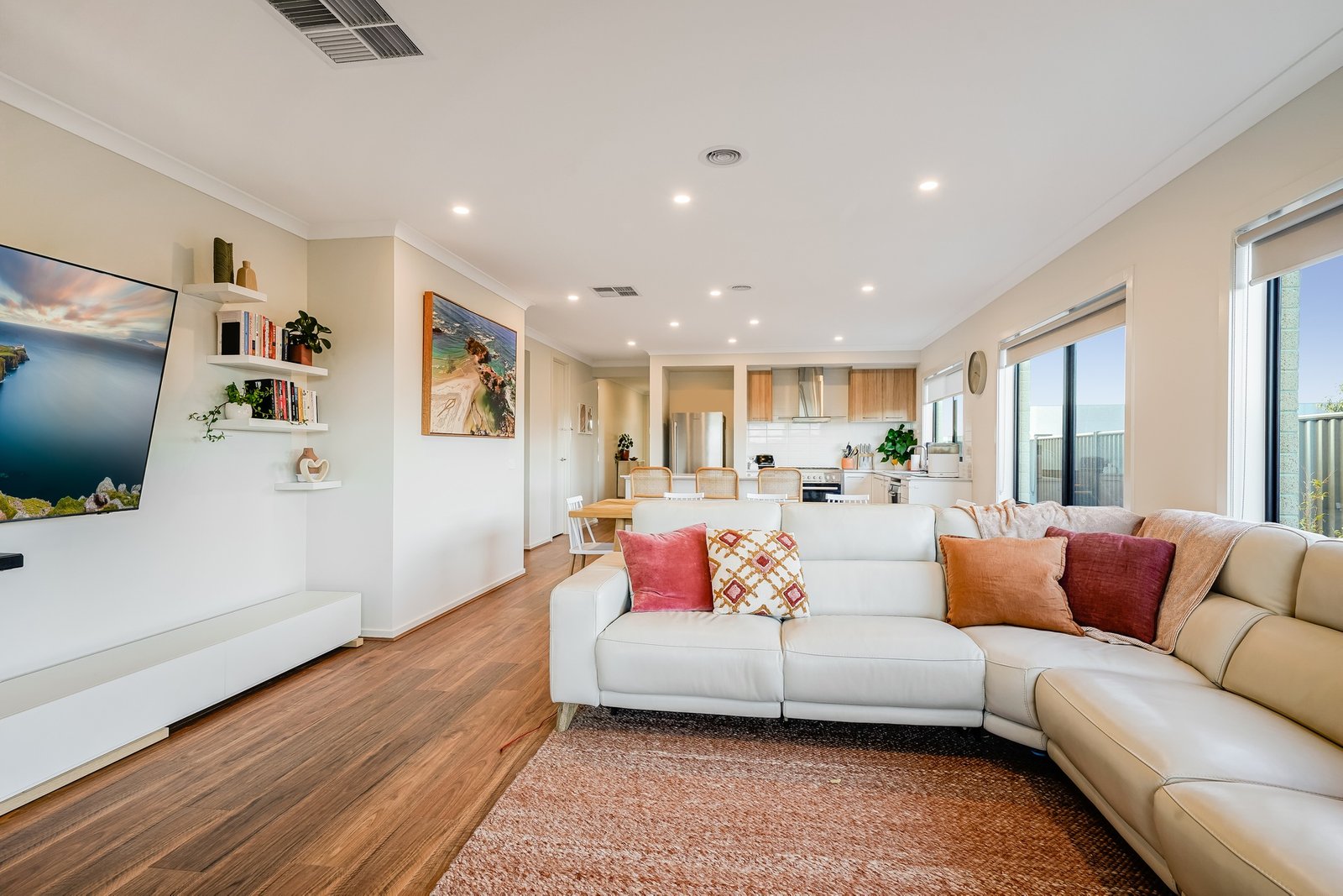 Gallery: 61 Miranda Crescent