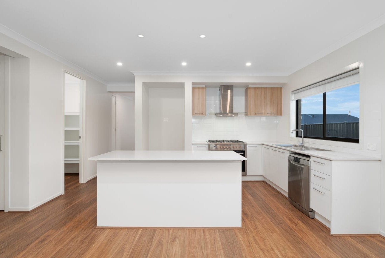 Gallery: 61 Miranda Crescent