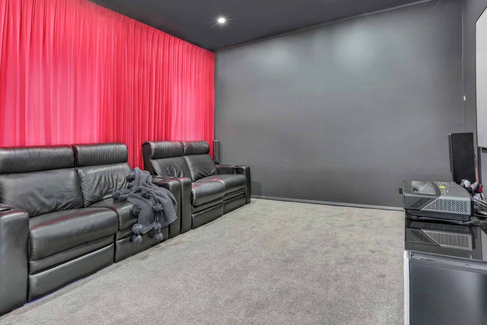 61 Morson Avenue HORSLEY 9