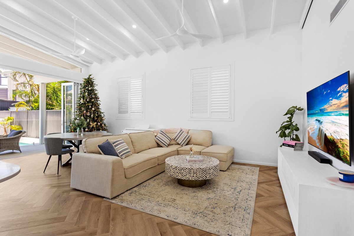 61 Nobby Parade MIAMI 6