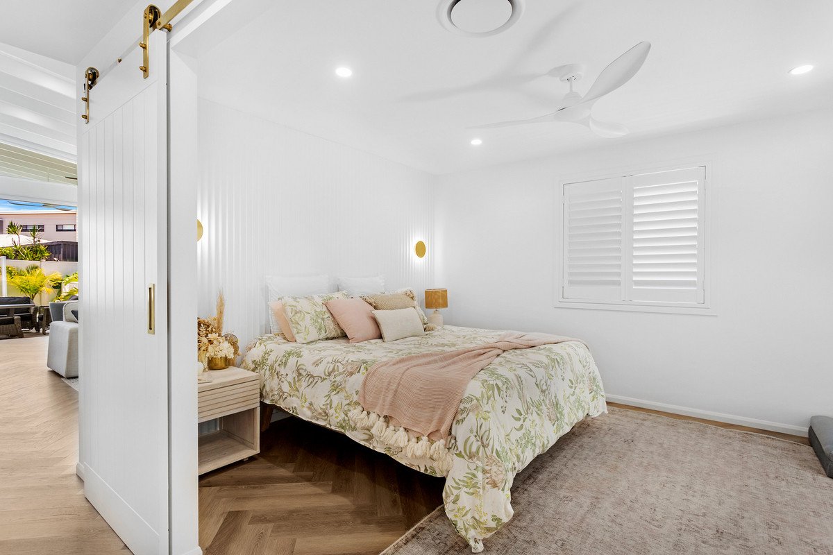 61 Nobby Parade MIAMI 8