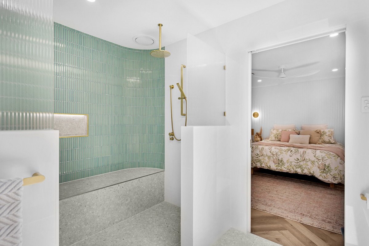 61 Nobby Parade MIAMI 10