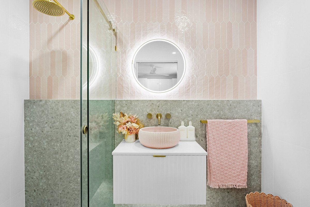 61 Nobby Parade MIAMI 12