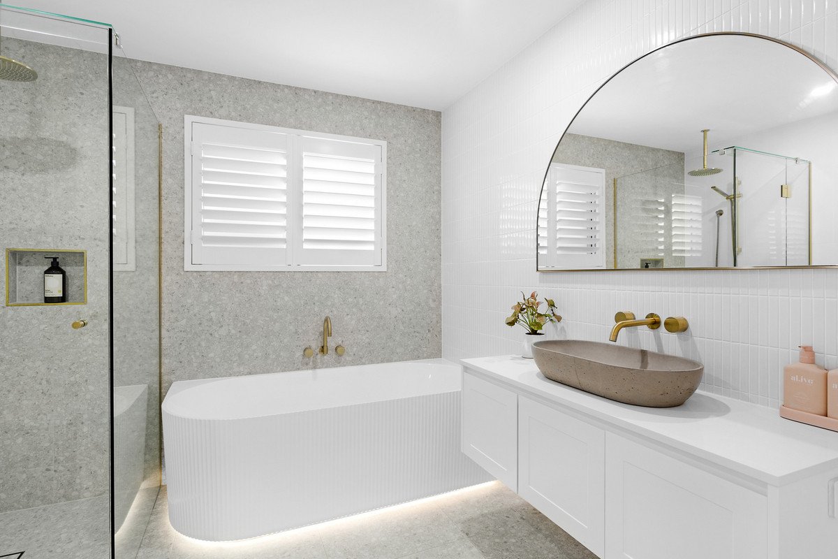 61 Nobby Parade MIAMI 14