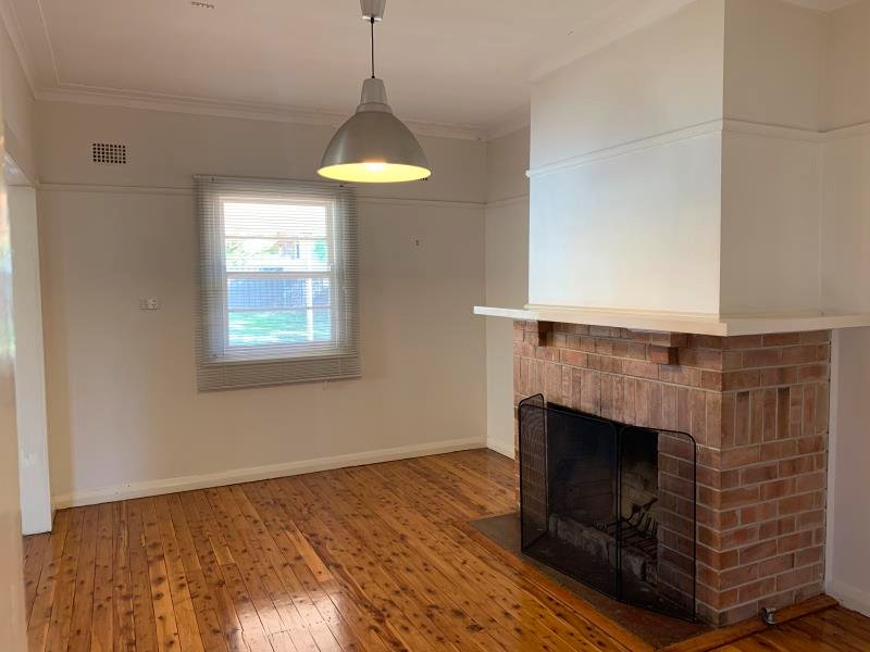 61 Phillip Street TAMWORTH 4