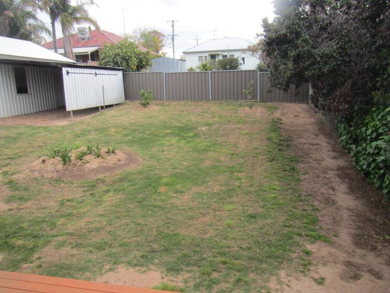 61 Phillip Street TAMWORTH 8