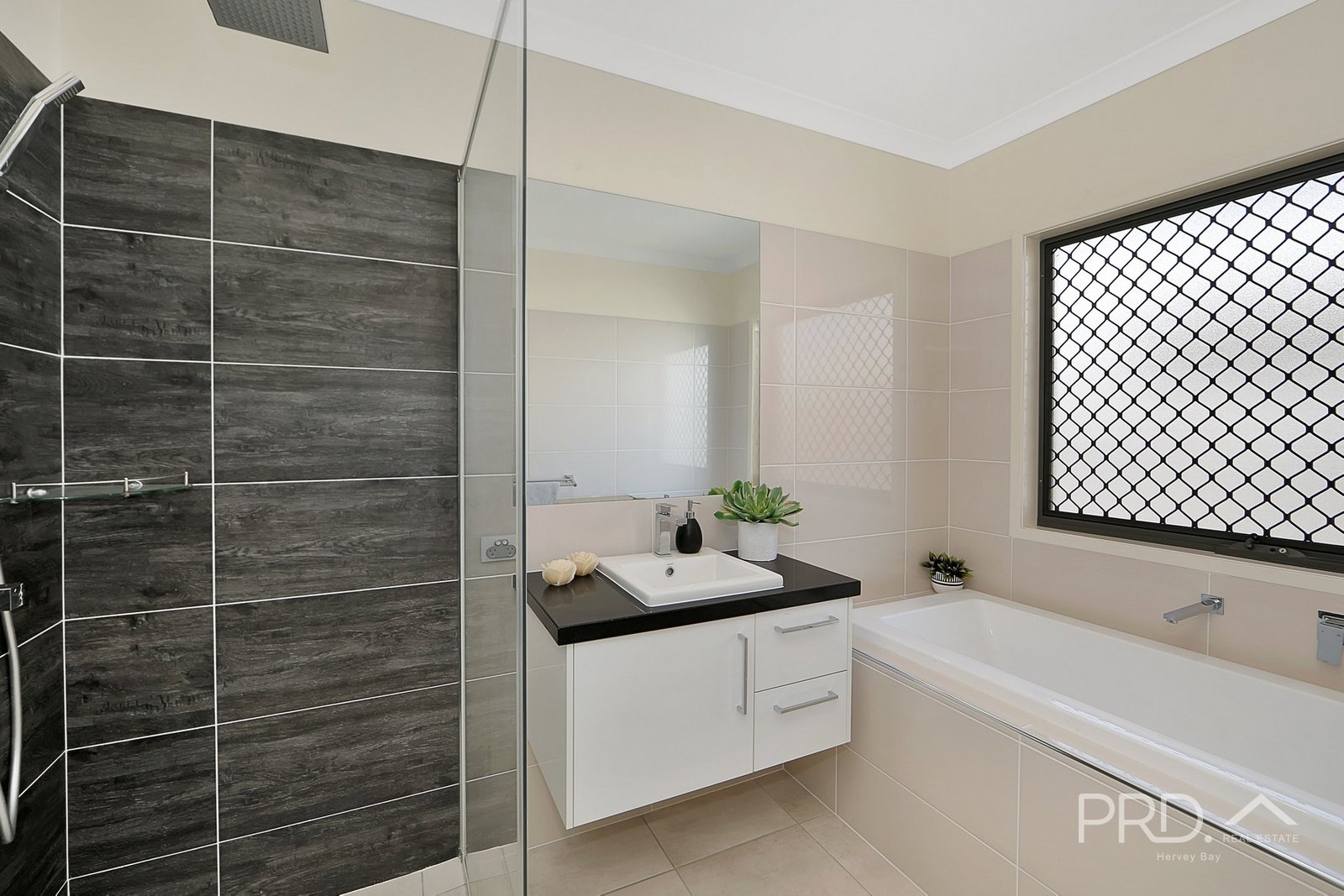 61 Royal Drive KAWUNGAN 25