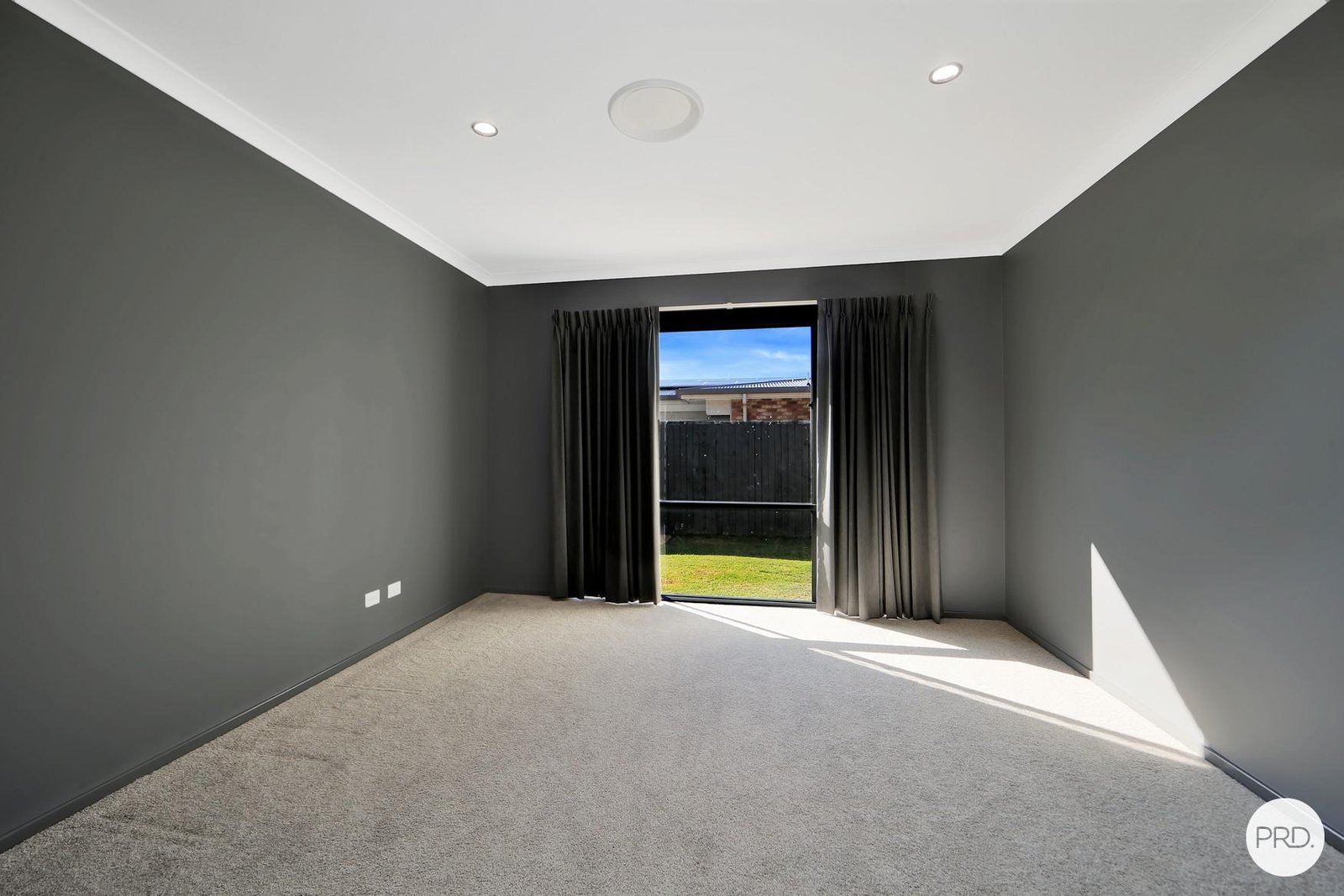 61 Royal Drive KAWUNGAN 8