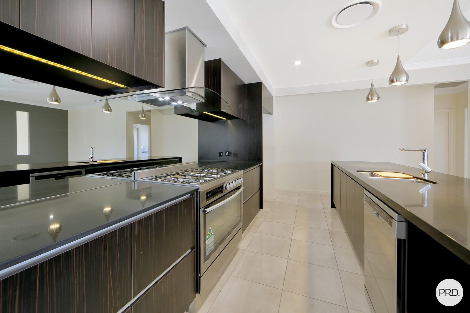 61 Royal Drive KAWUNGAN 12