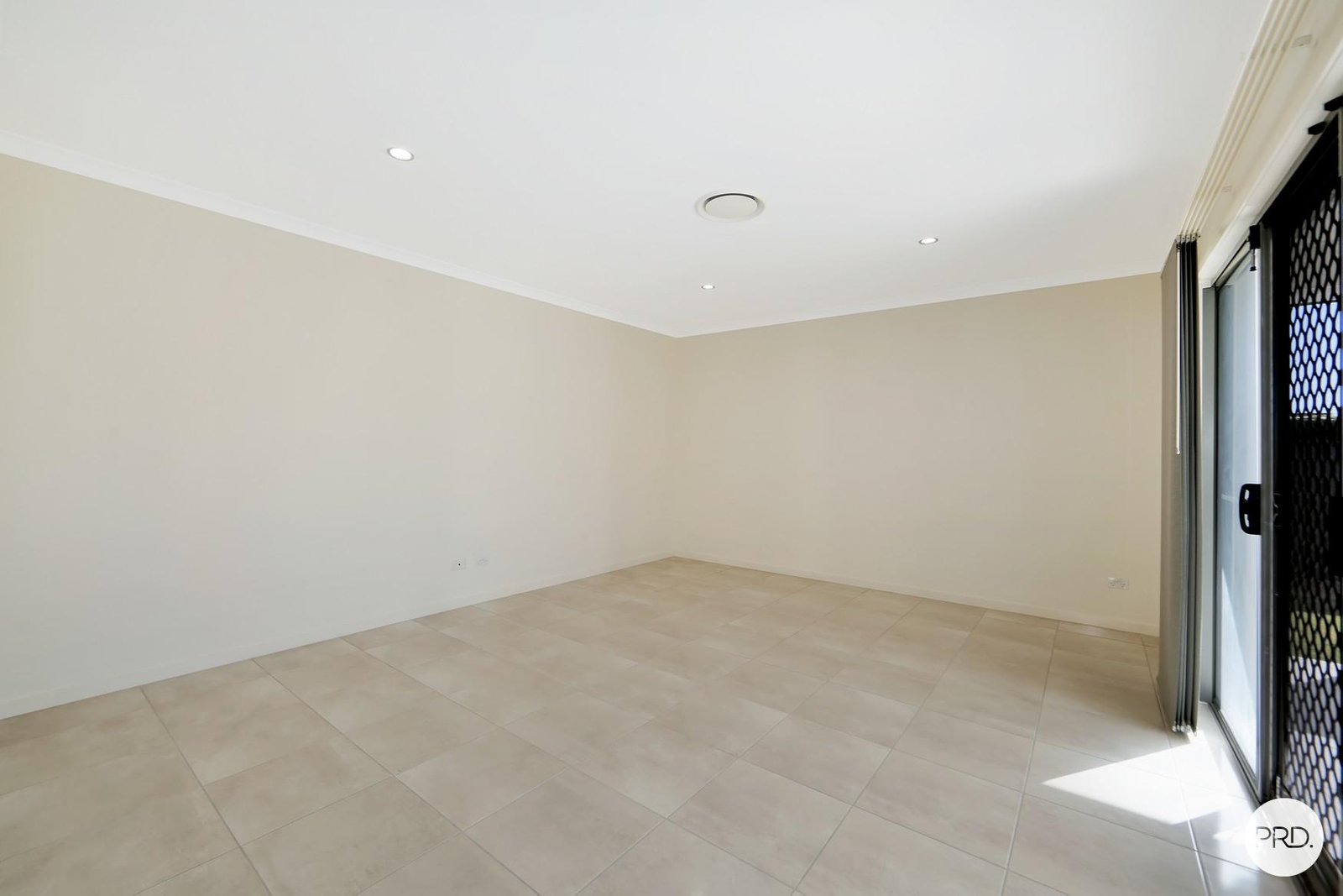 61 Royal Drive KAWUNGAN 14