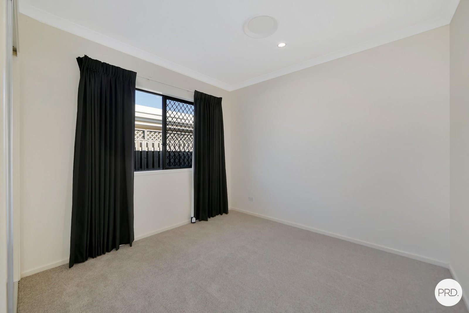 61 Royal Drive KAWUNGAN 27