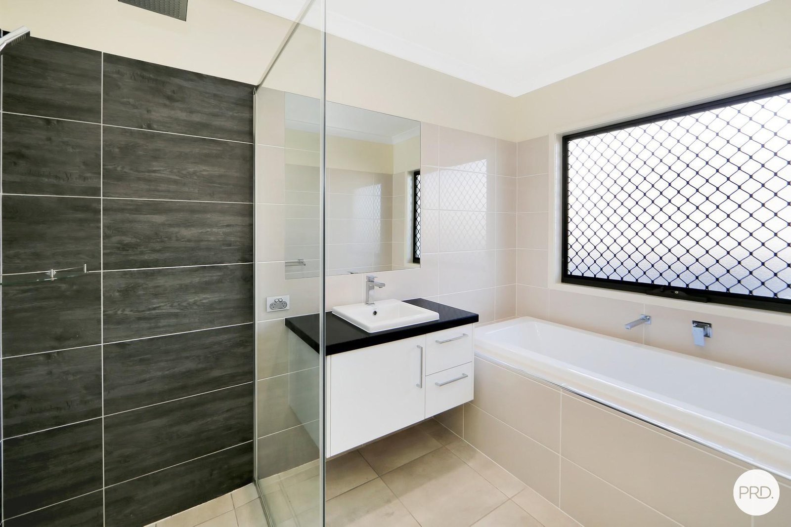 61 Royal Drive KAWUNGAN 28