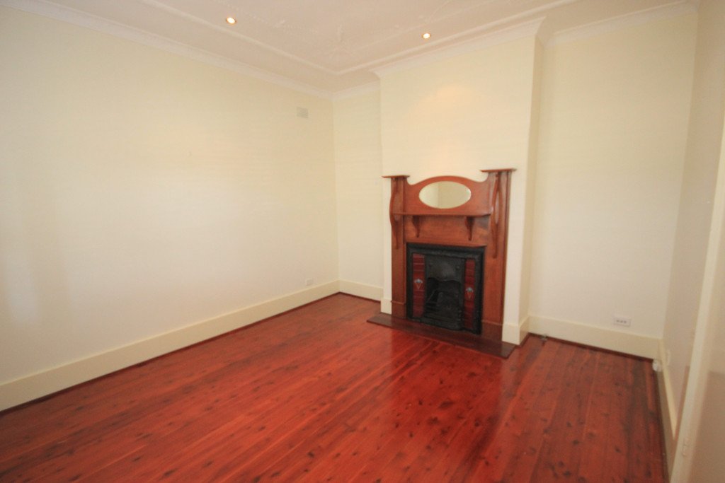 61 Scarborough Street MONTEREY 5