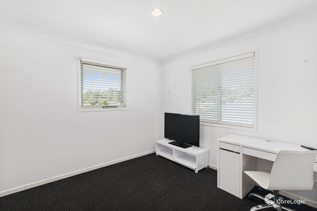 61 Seville Circuit BURLEIGH WATERS 9