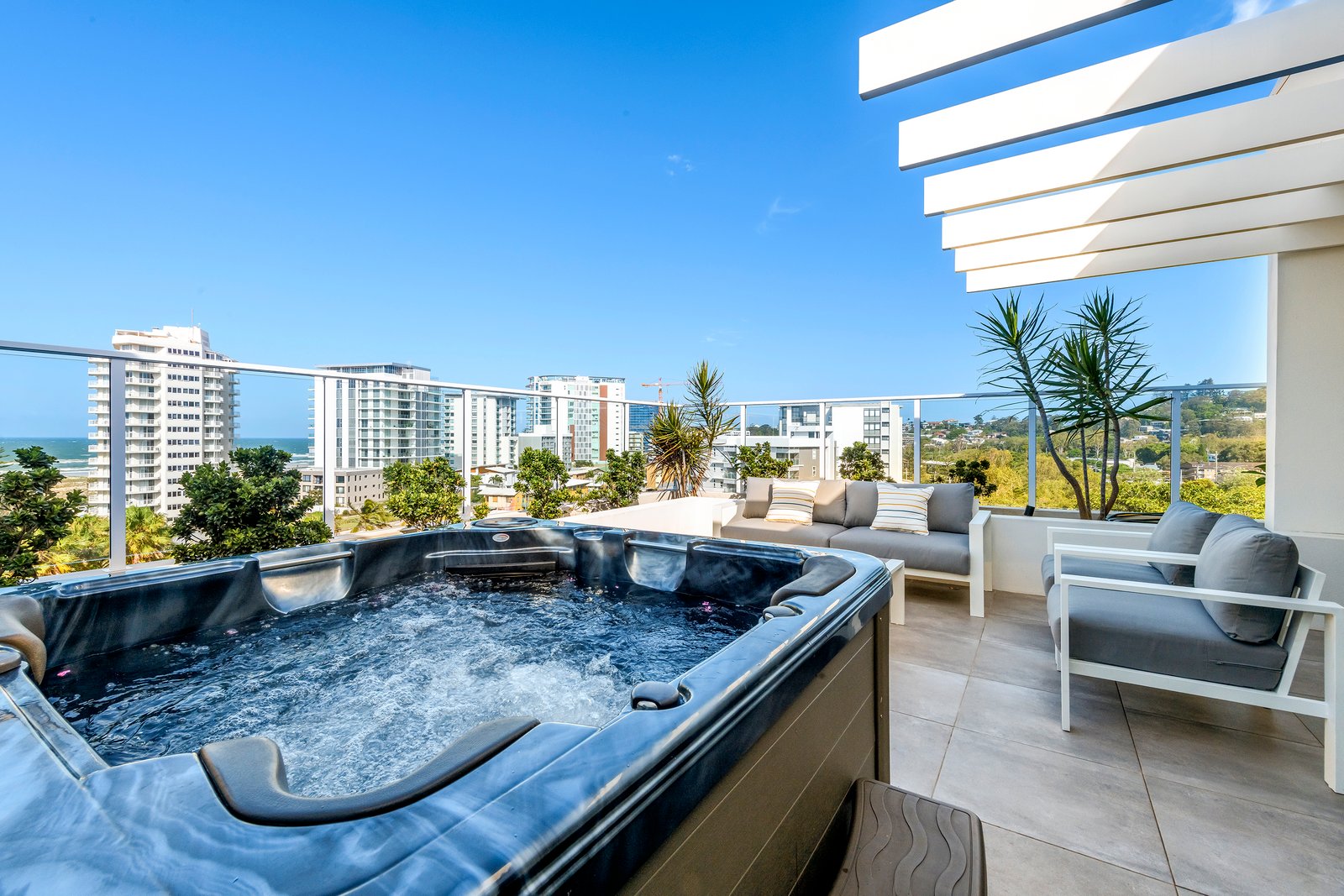 6/1 South Street COOLANGATTA 2