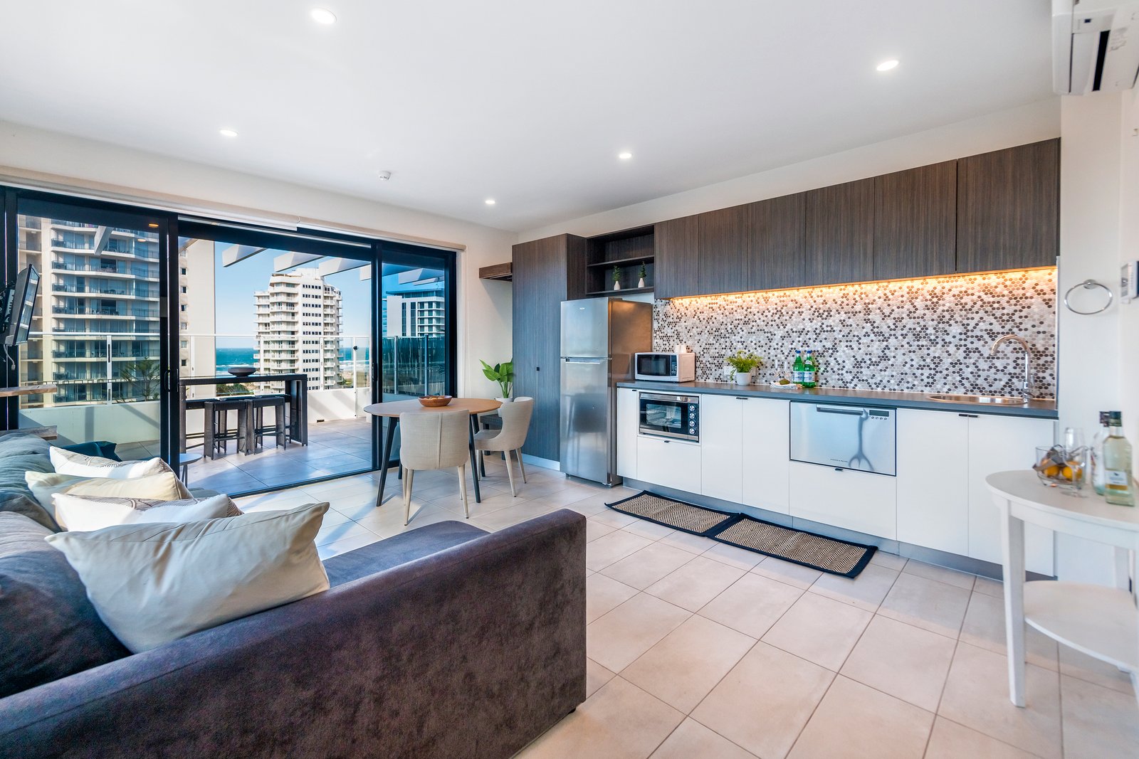 6/1 South Street COOLANGATTA 18