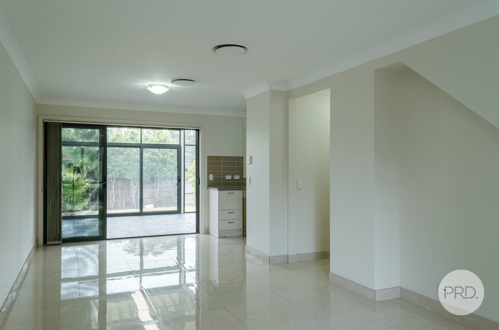 61 sovereign cct  GLENFIELD 3