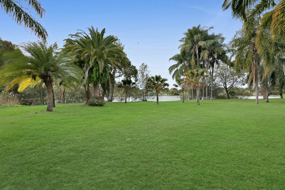 61 Tahiti Avenue Palm Beach 22