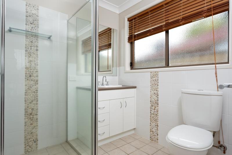 61 Undurra Drive GLENFIELD PARK 3