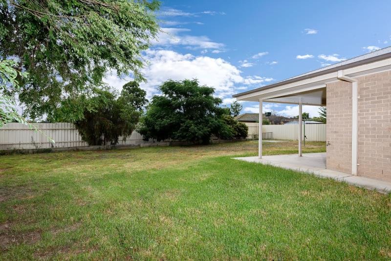 61 Undurra Drive GLENFIELD PARK 7