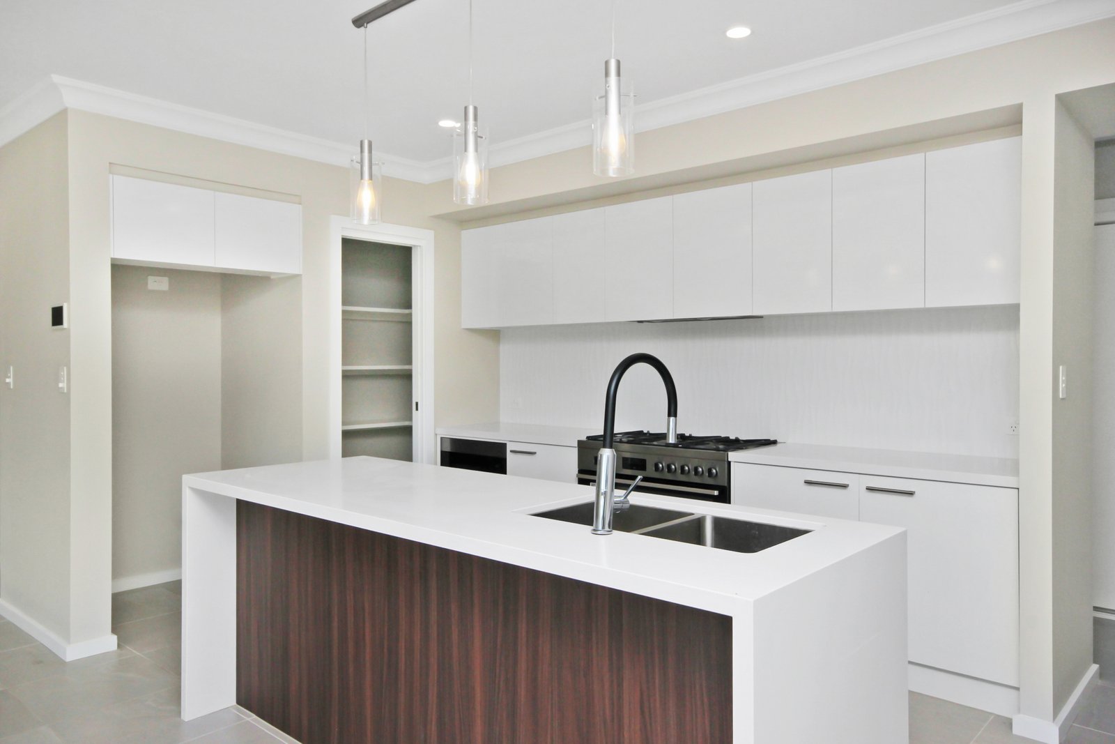 61 Vernon Circuit KEW 4