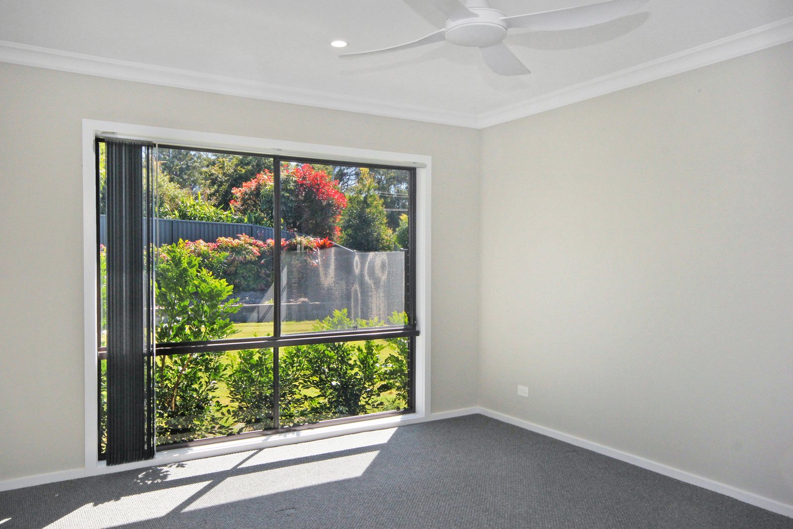 61 Vernon Circuit KEW 5