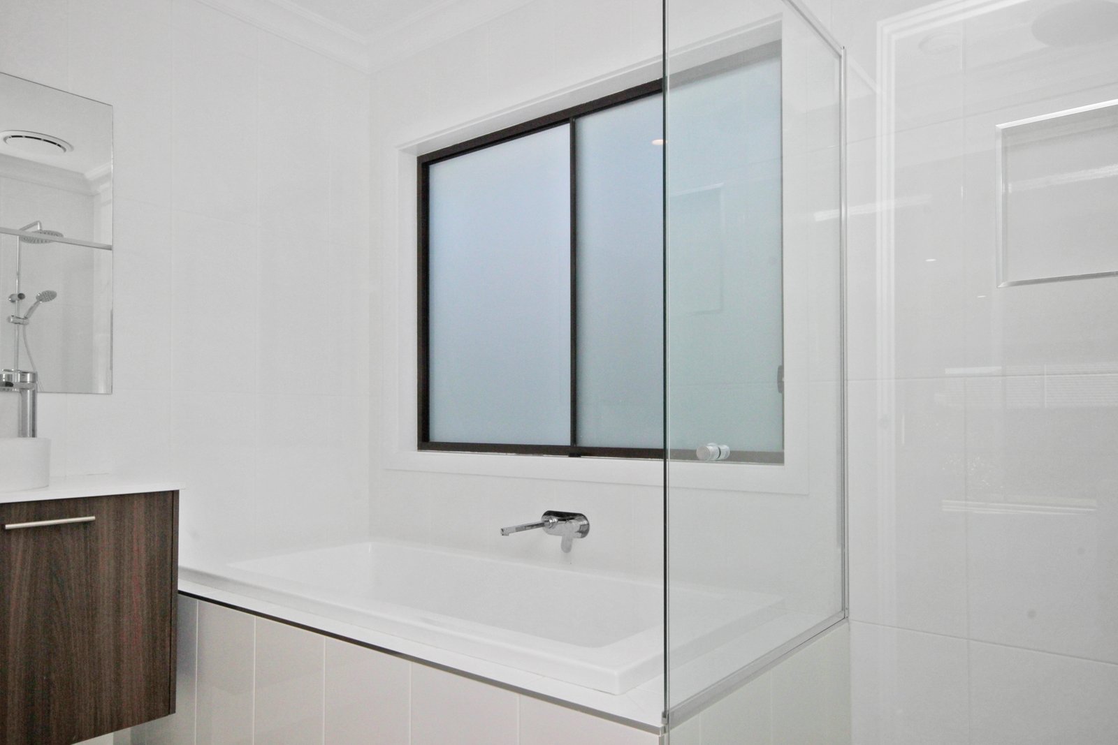 61 Vernon Circuit KEW 10
