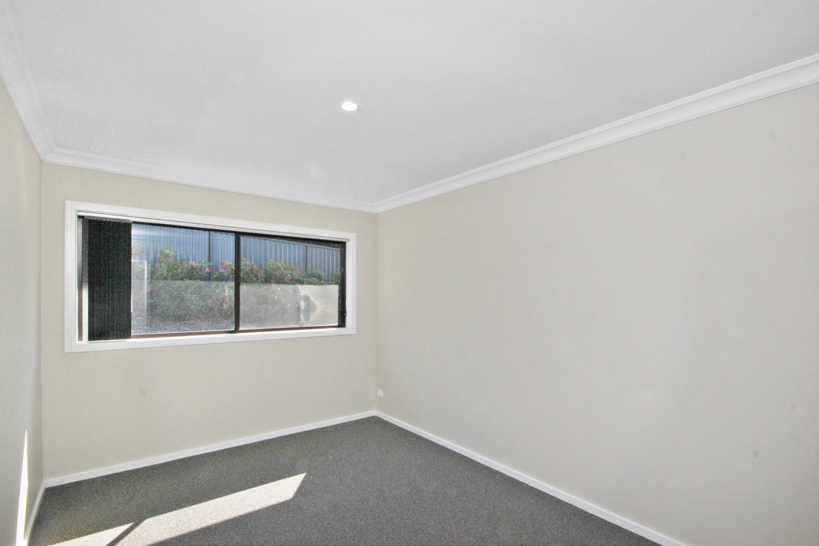 61 Vernon Circuit KEW 7