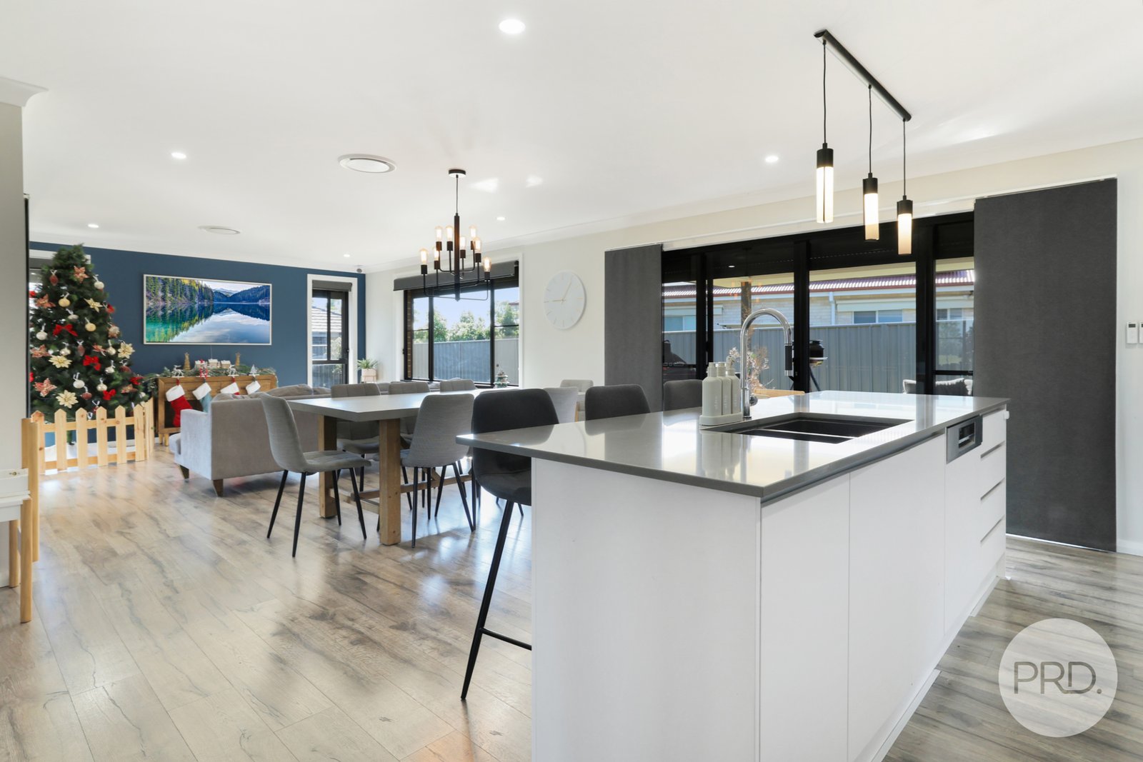 61 Warrah Drive TAMWORTH 2