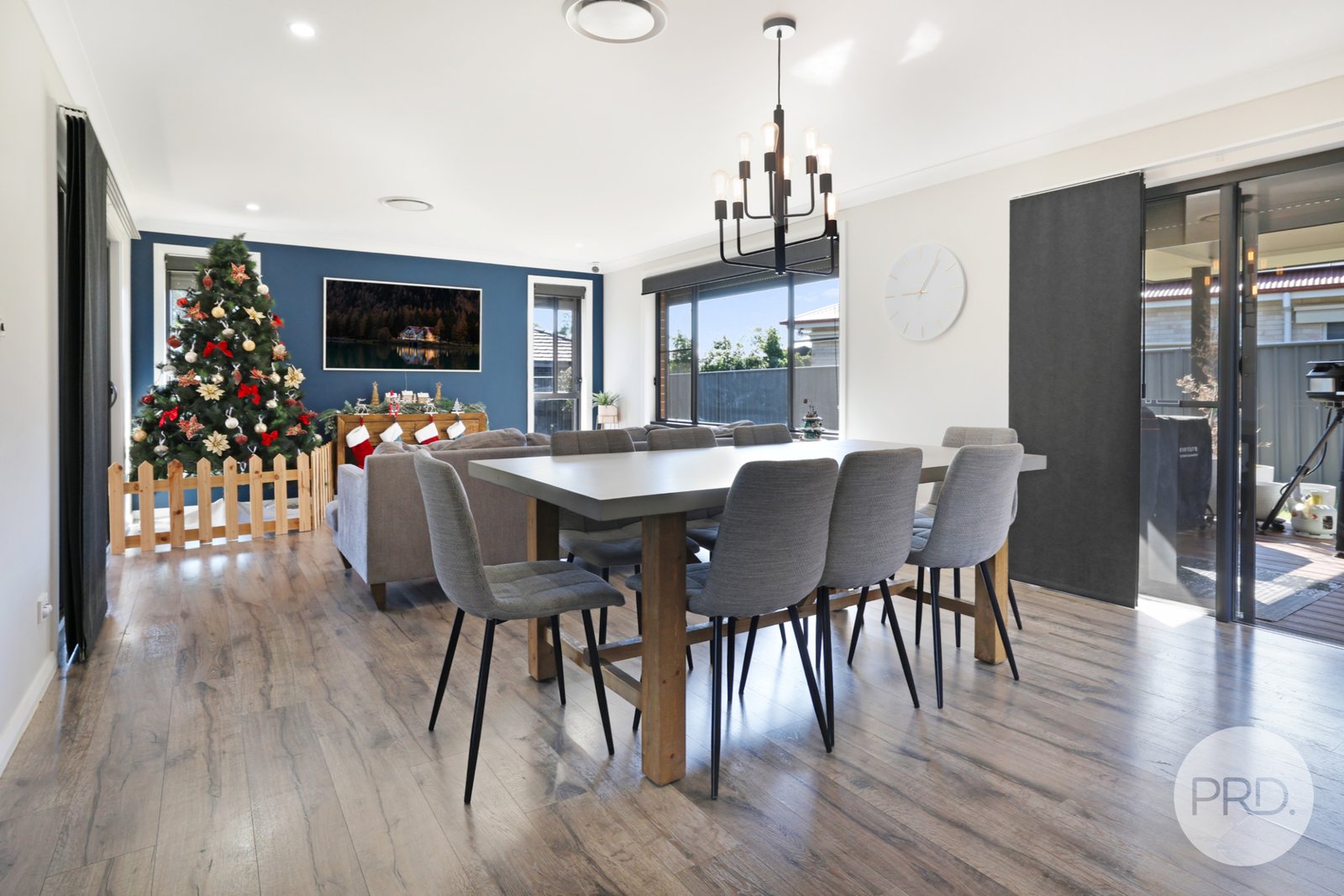 61 Warrah Drive TAMWORTH 3