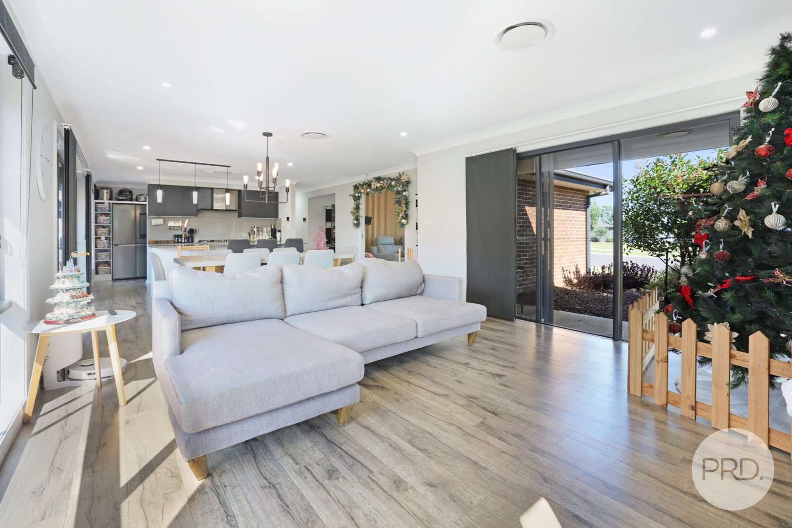 61 Warrah Drive TAMWORTH 4