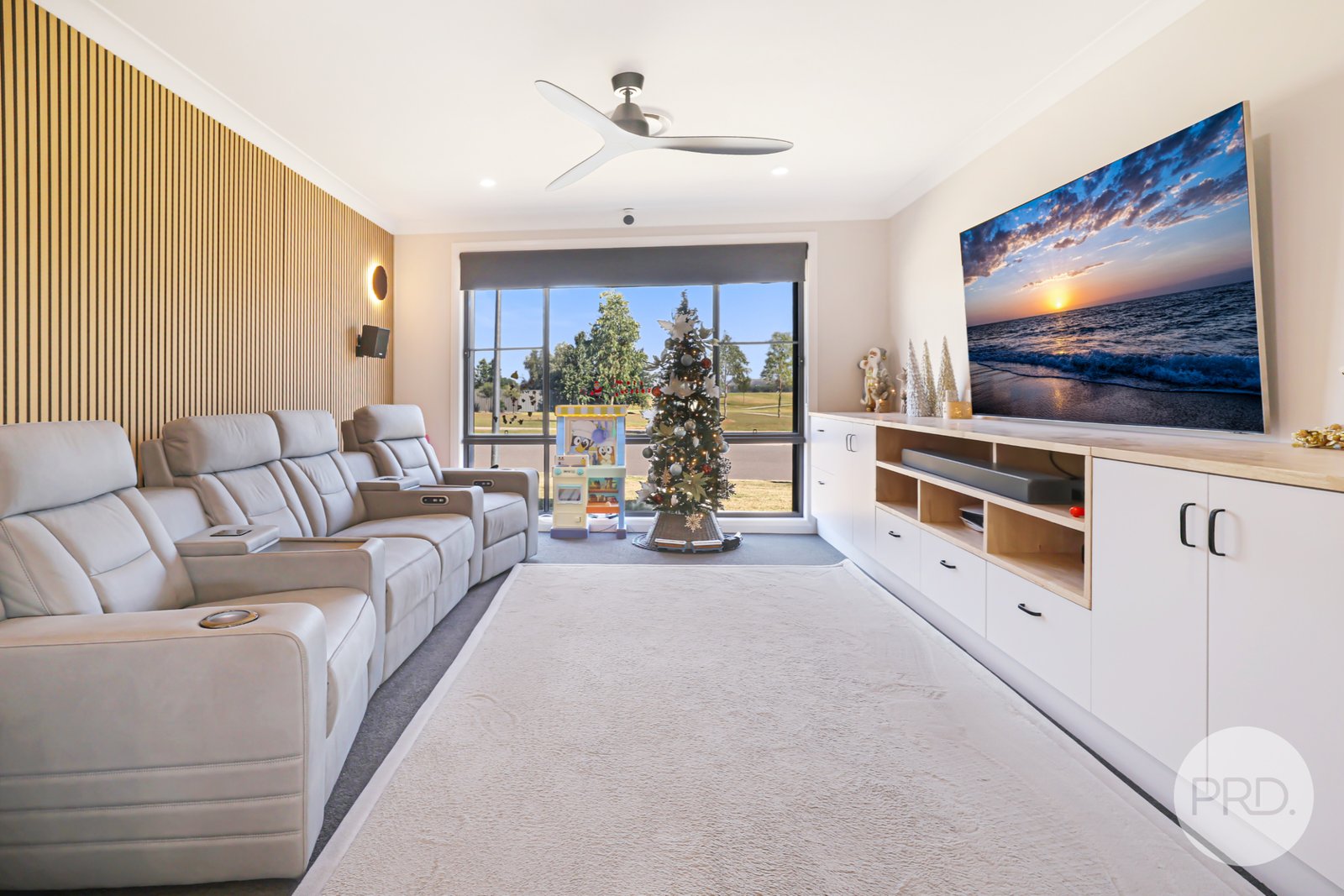 61 Warrah Drive TAMWORTH 6