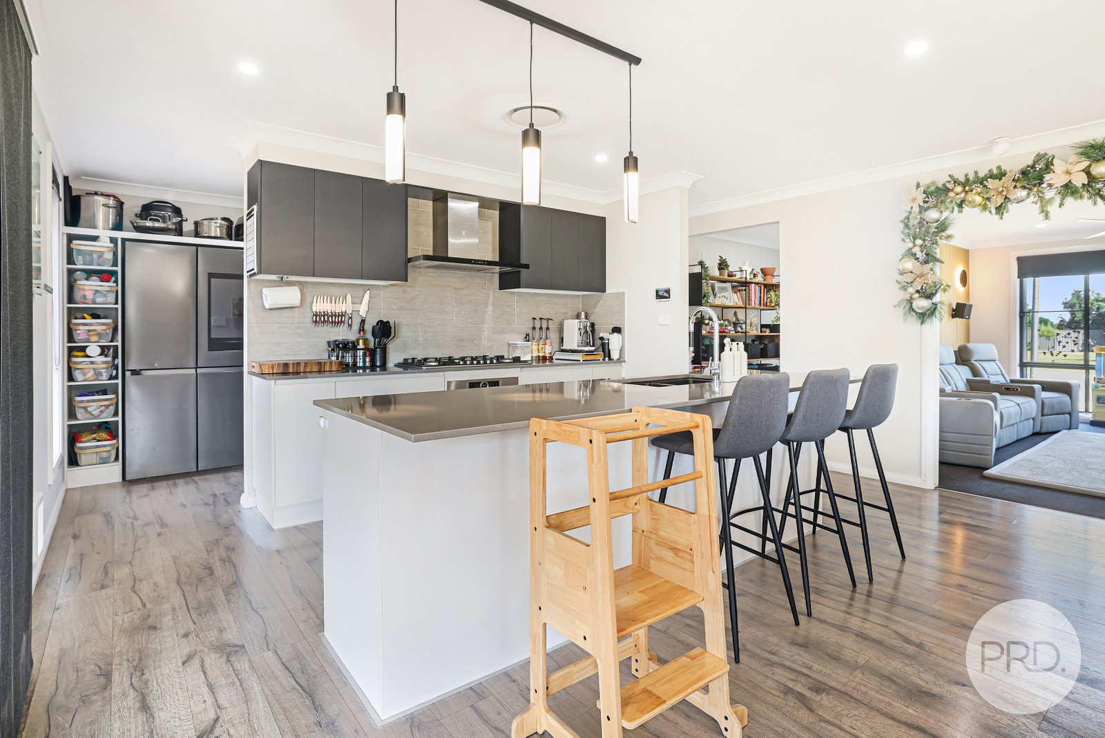 61 Warrah Drive TAMWORTH 7