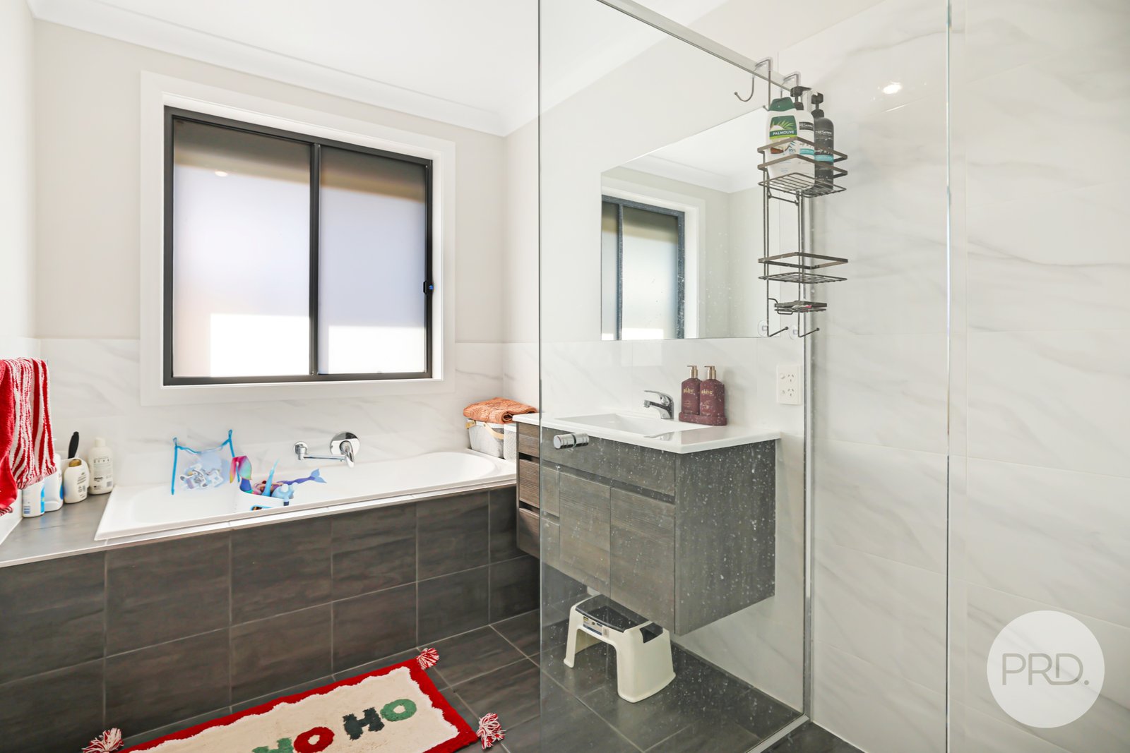 61 Warrah Drive TAMWORTH 8